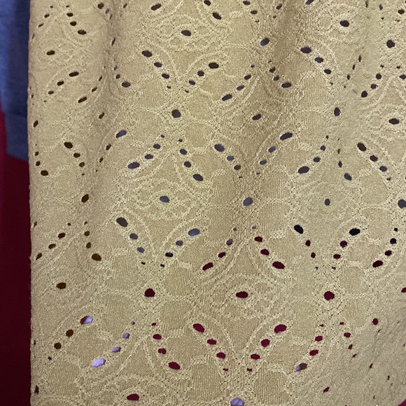 Ladies top - Picture 2 of 5